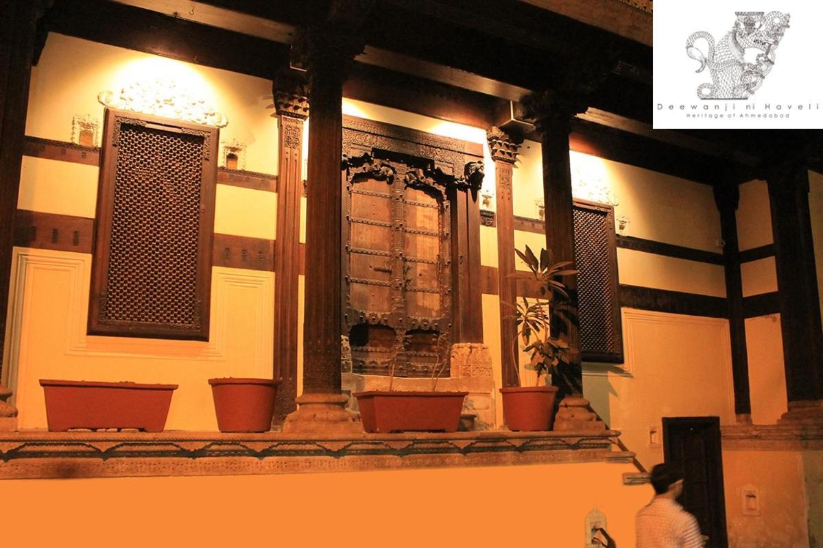 Deewanji Ni Haveli Panzió Ahmadábád Kültér fotó