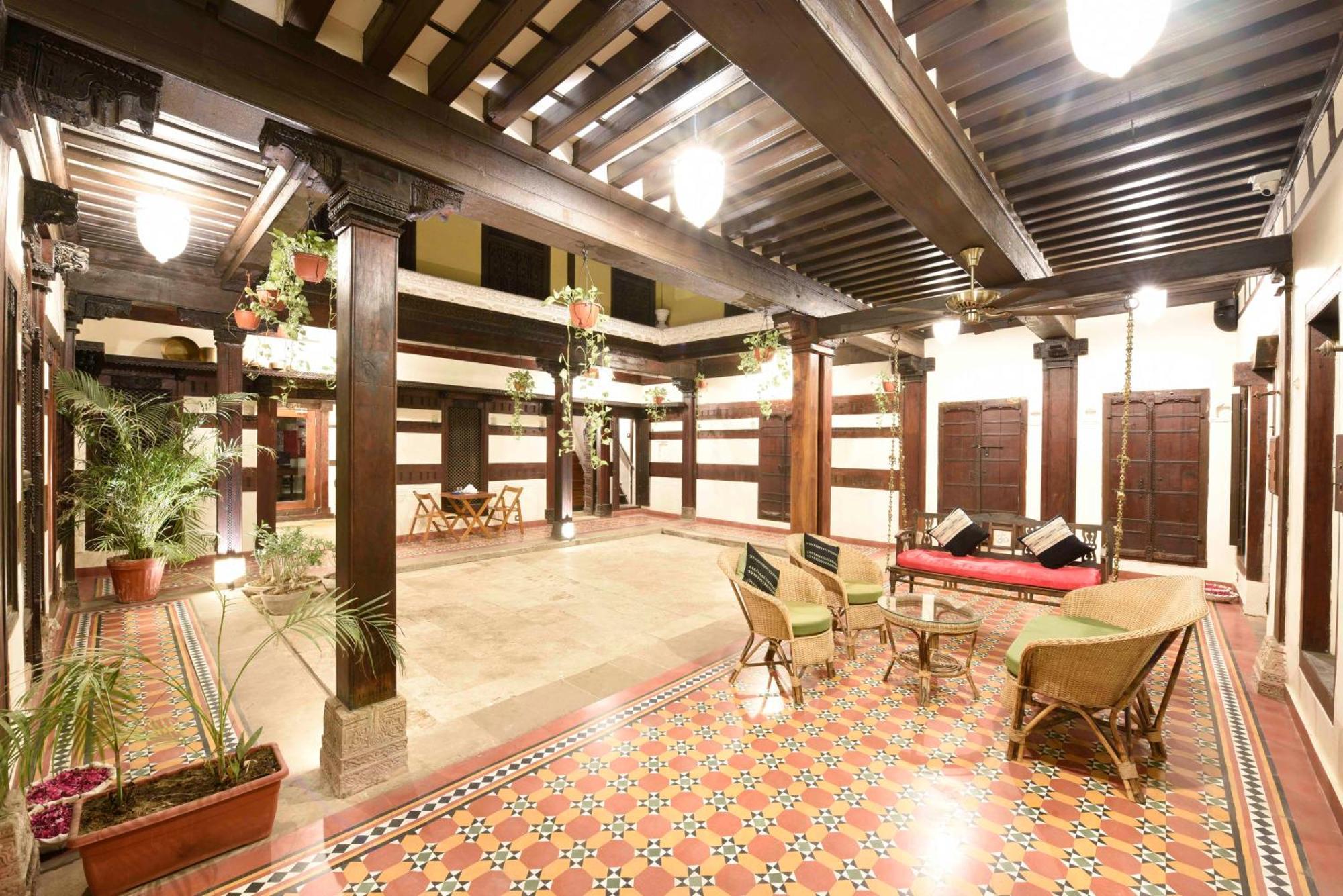 Deewanji Ni Haveli Panzió Ahmadábád Kültér fotó