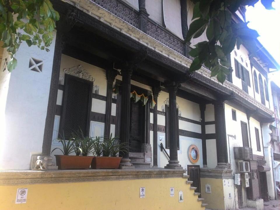 Deewanji Ni Haveli Panzió Ahmadábád Kültér fotó