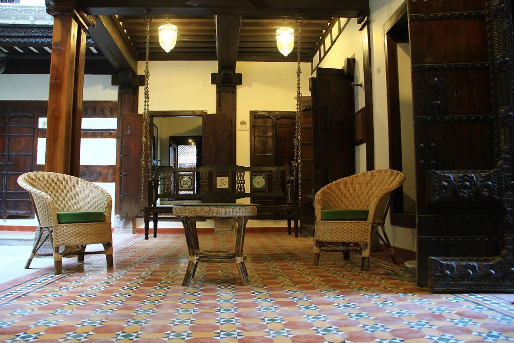 Deewanji Ni Haveli Panzió Ahmadábád Kültér fotó