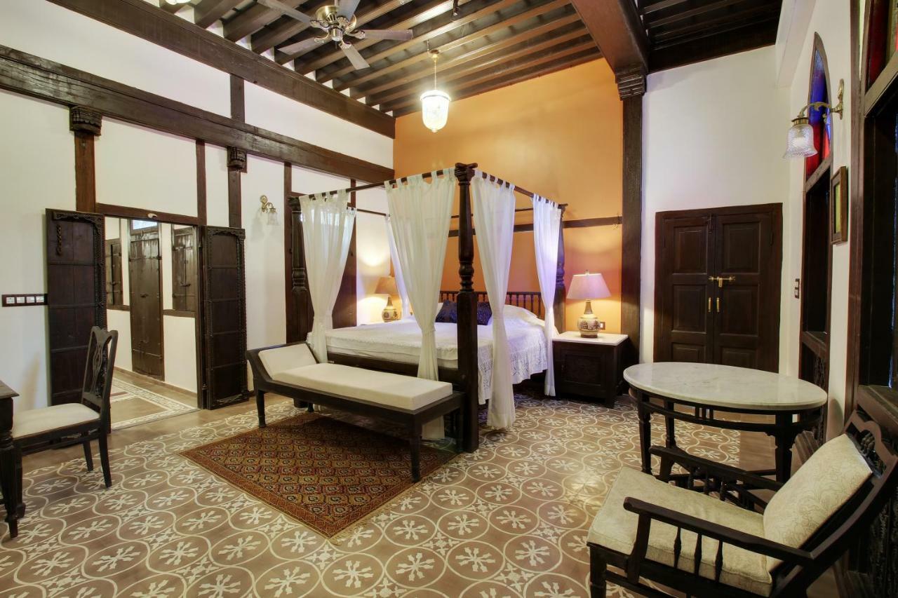 Deewanji Ni Haveli Panzió Ahmadábád Kültér fotó